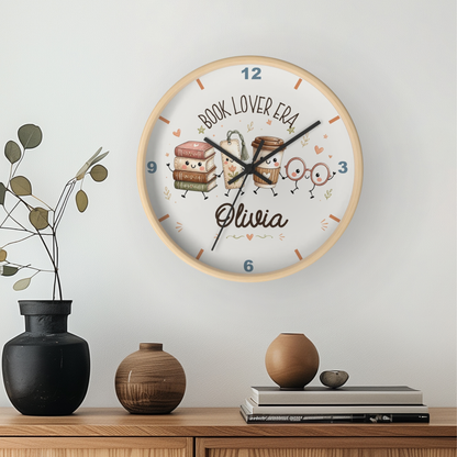 Reloj de pared de madera para niños "Época de amante de los libros" personalizado – Decoración de sala de juegos con nombre personalizable